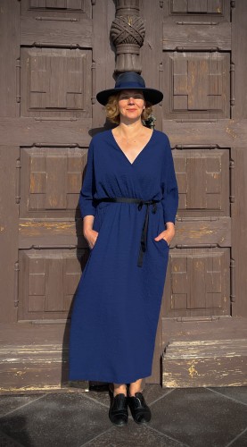 Muse Wear tamsiai mėlyna suknelė Irmelin