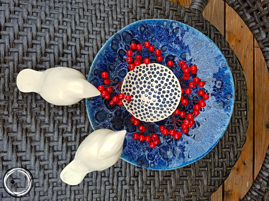 Keramikiniai balti paukšteliai su kojelėmis